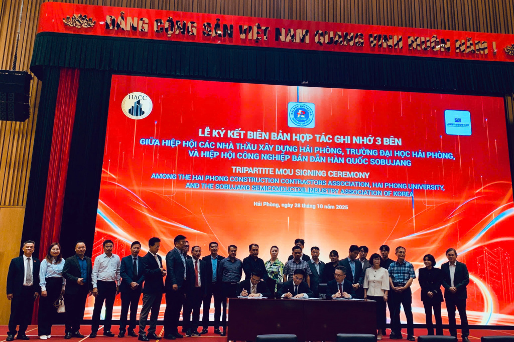 z7166457971880_3887933d86bd94d1c58d85c59bc13f7d.jpg z7166457971880_3887933d86bd94d1c58d85c59bc13f7d.jpg