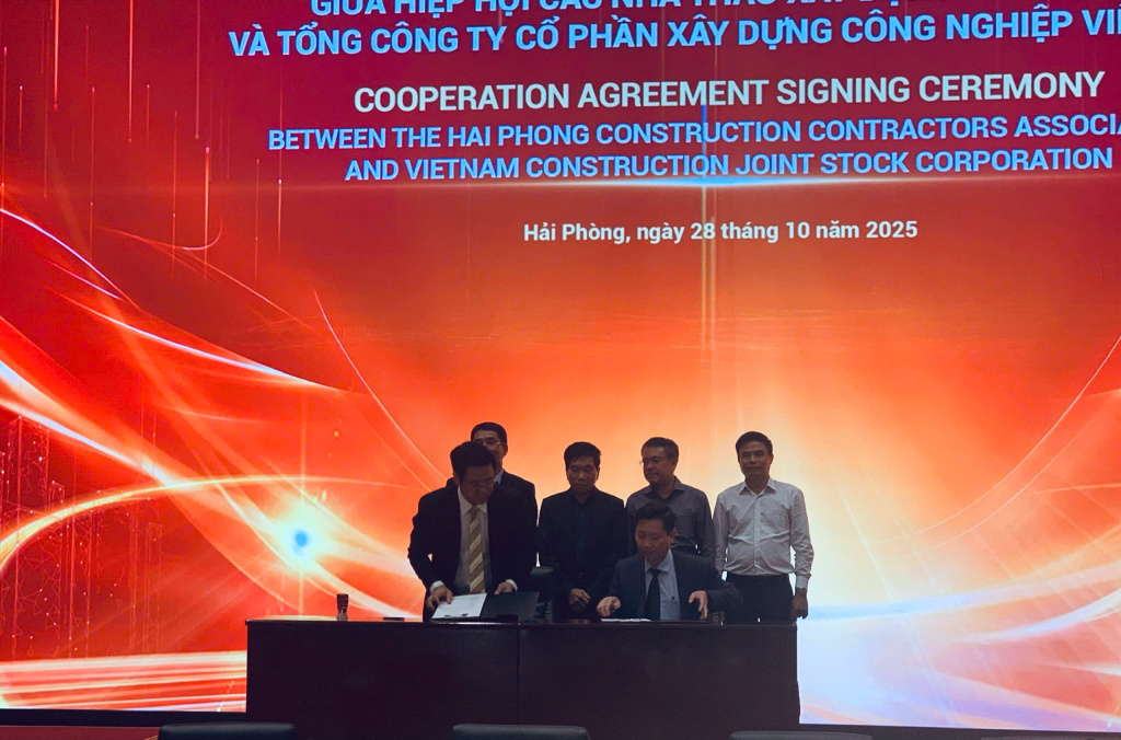 z7164535398931_e9d99eb244bdba67b988b33c2f14afac.jpg z7164535398931_e9d99eb244bdba67b988b33c2f14afac.jpg